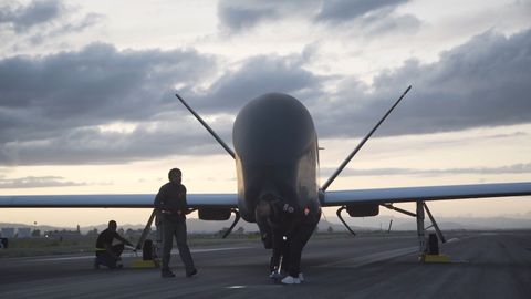 NATO převzalo superdron Global Hawk. Jeho letové vlastnosti jsou bezprecedentní
