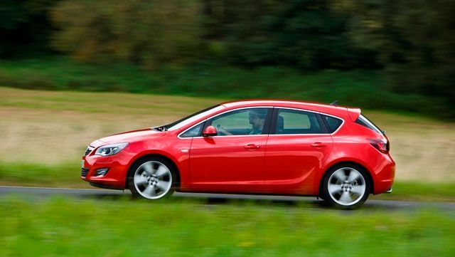 Opel astra - boční profil