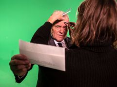 Jan Vlasák při natáčení deep fake videa HBO.