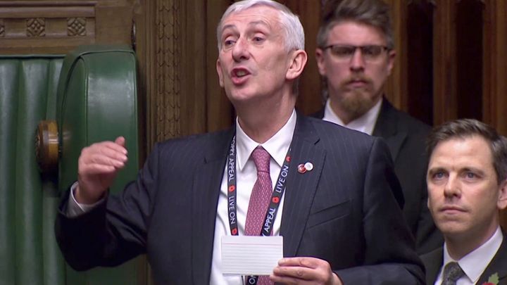 Britská Dolní sněmovna má nového šéfa. Je jím labourista Hoyle