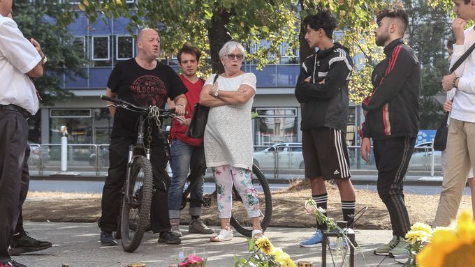 Podívejte se, jak vypadá život v německém Chemnitzu po vraždě a neonacistických demonstracích.