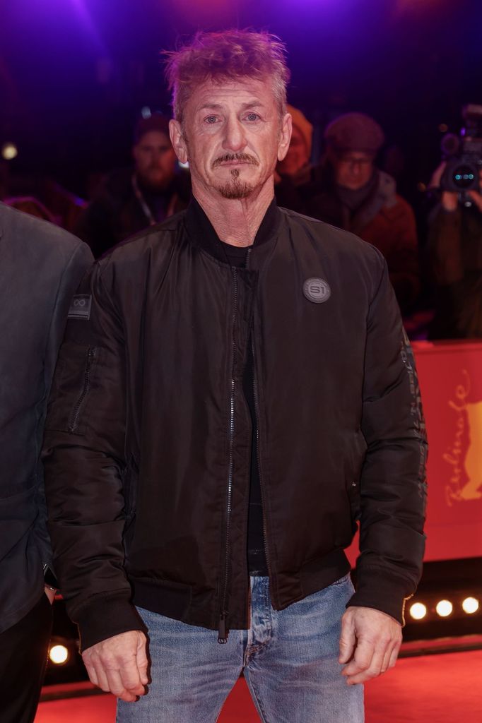 Sean Penn na červeném koberci.