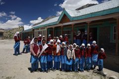 Čech staví školu v Himálaji. Peníze shání, kde se dá