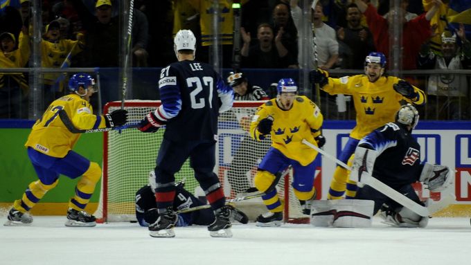 Američané zasypali švédskou bránu 41 střelami, ale góly dával pouze soupeř.