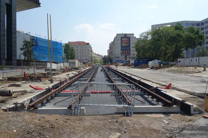 pokládání tramvajových kolejí, Národní muzeum