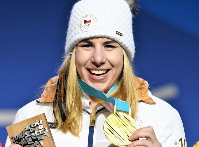 Ester Ledecká se zlatou medailí ze super-G na ZOH 2018