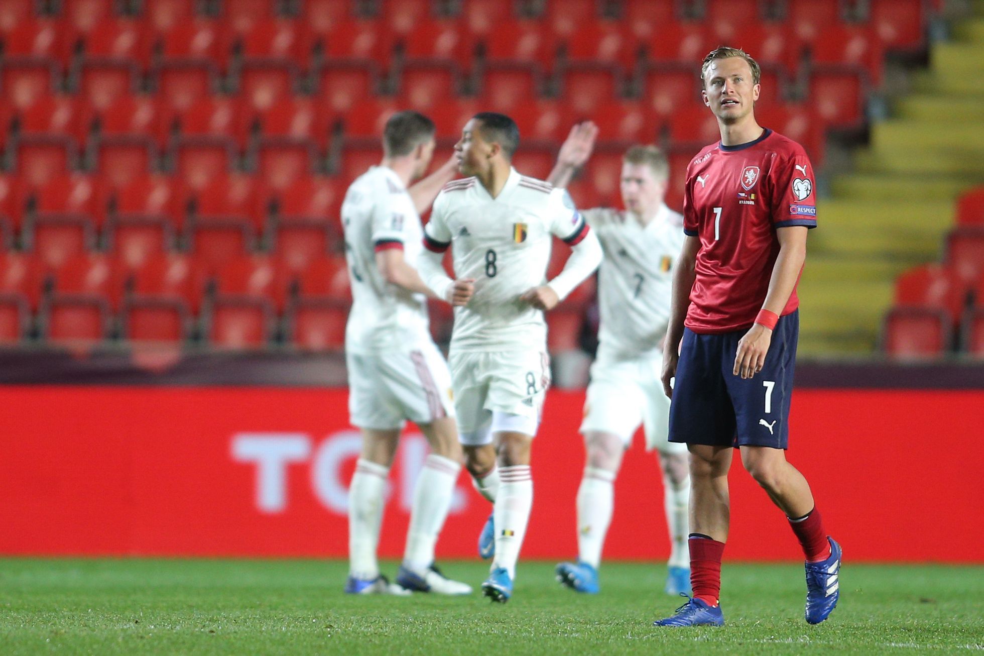 Belgická radost a smutný Antonín Barák v zápase kvalifikace MS 2022 Česko - Belgie