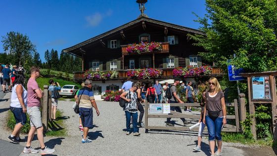 Tady se točil Doktor z hor. Seriál starý přes deset let do obce pořád táhne turisty