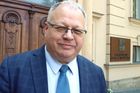 Dezinformace nejde řešit rychle, výzvu k nahlašování zneužili proti nám, říká Klíma