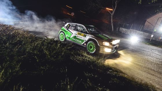 Rallye Šumava Klatovy je u konce. Loňský mistr Kopecký začal stejně, jako končil loni - tedy vítězstvím.