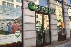 Městům i krajům se ve Sberbank zasekly miliony. Nevztahuje se na ně garance vkladů