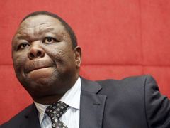 Opozičního kandidáta Morgana Tsvangiraie policie už několikrát brutálně zbila