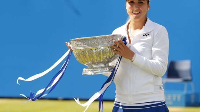 Belinda Bencicová, vítězka turnaje v Eastbourne 2015