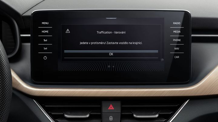 Už i Škoda učí auta komunikovat mezi sebou. Zprávy přijmou díky speciální aplikaci