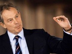 Britský premiér Tony Blair sestavení nové irácké vlády ocenil.