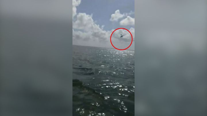 Je to holka, oznámilo letadlo slavícímu davu. Euforii ukončil tragický zvrat