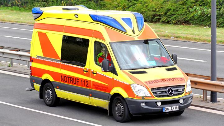 V Německu havaroval autobus s 34 českými turisty, deset z nich utrpělo zranění - Vimarsana News