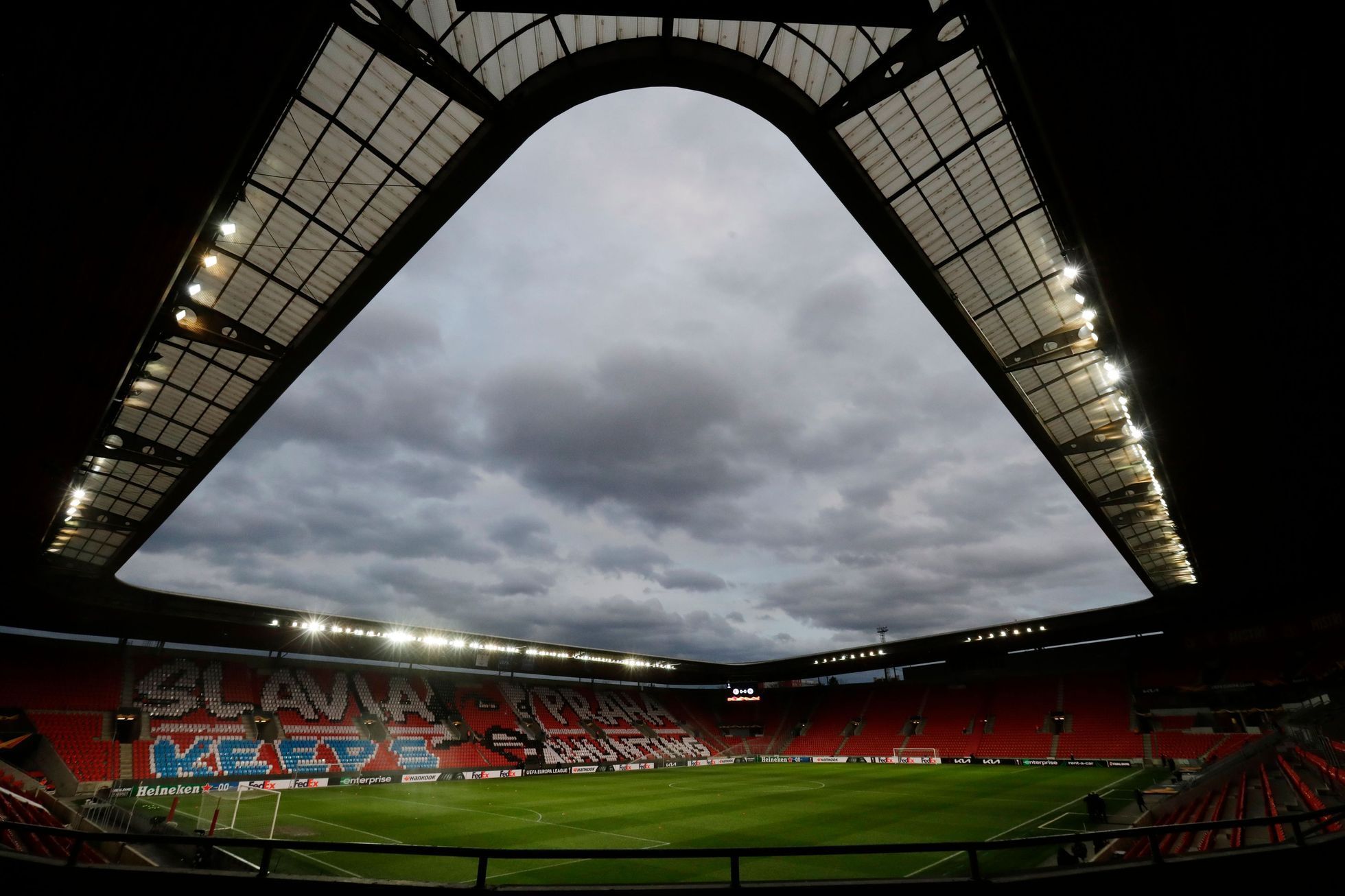 Stadion v Edenu před prvním zápasem osmifinále EL Slavia - Glasgow Rangers