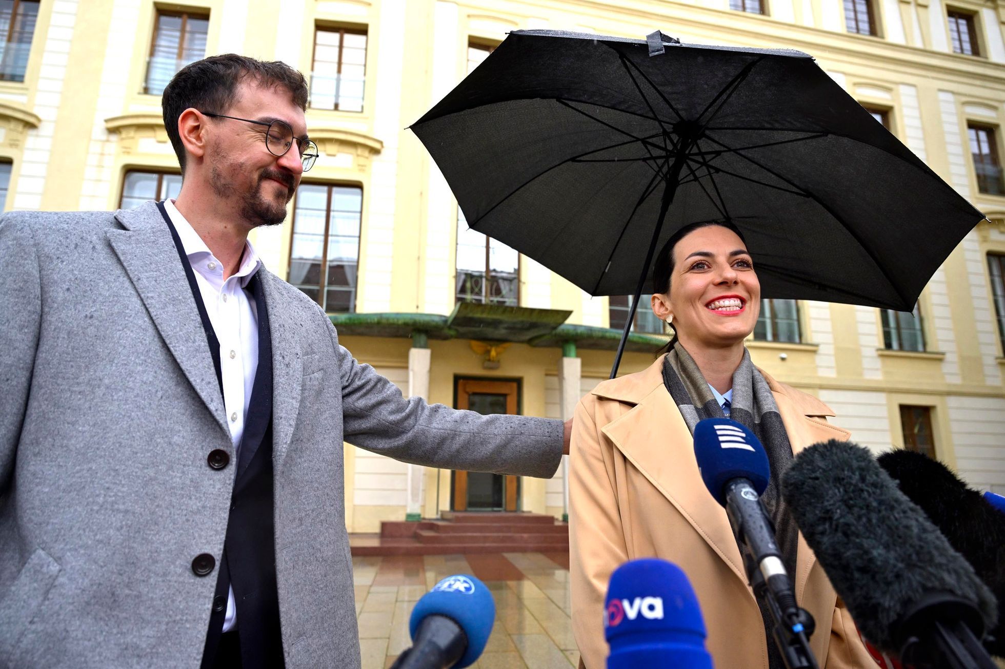 Předsedové zvolených stran navštěvují prezidenta Pavla, volby 20258, jednání, strany, Petr Pavel