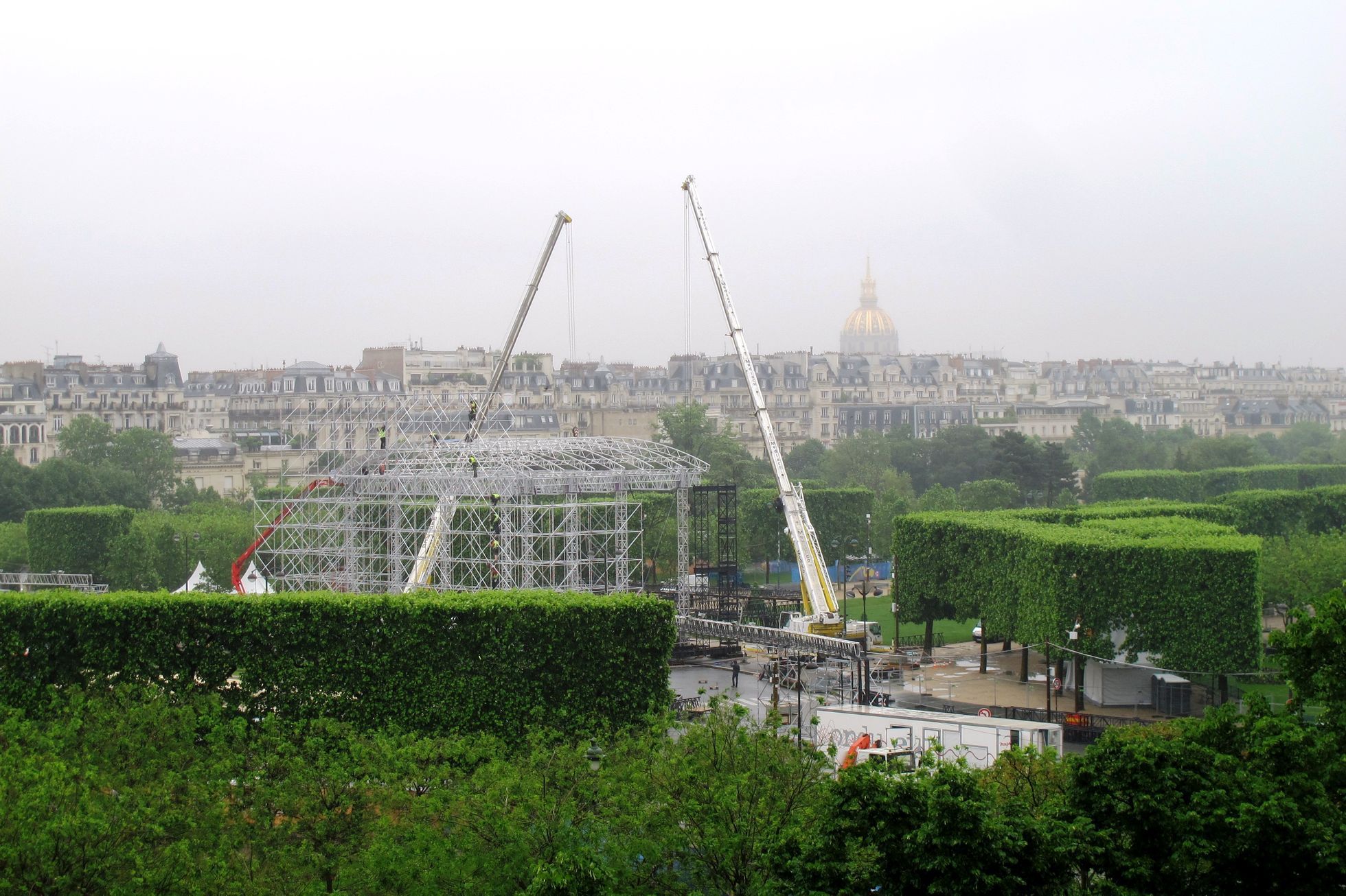 Fanouškovské zóny v parku v centru Paříže