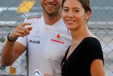 Jenson Button se nechal vyfotografovat se svojí přítelkyní Jessicou Michibataovou.