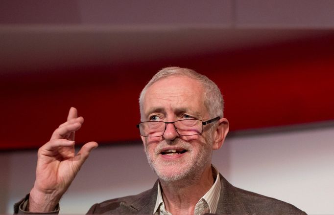 Jeremy Corbyn v Praze na sjezdu Strany evropských socialistů (PES).