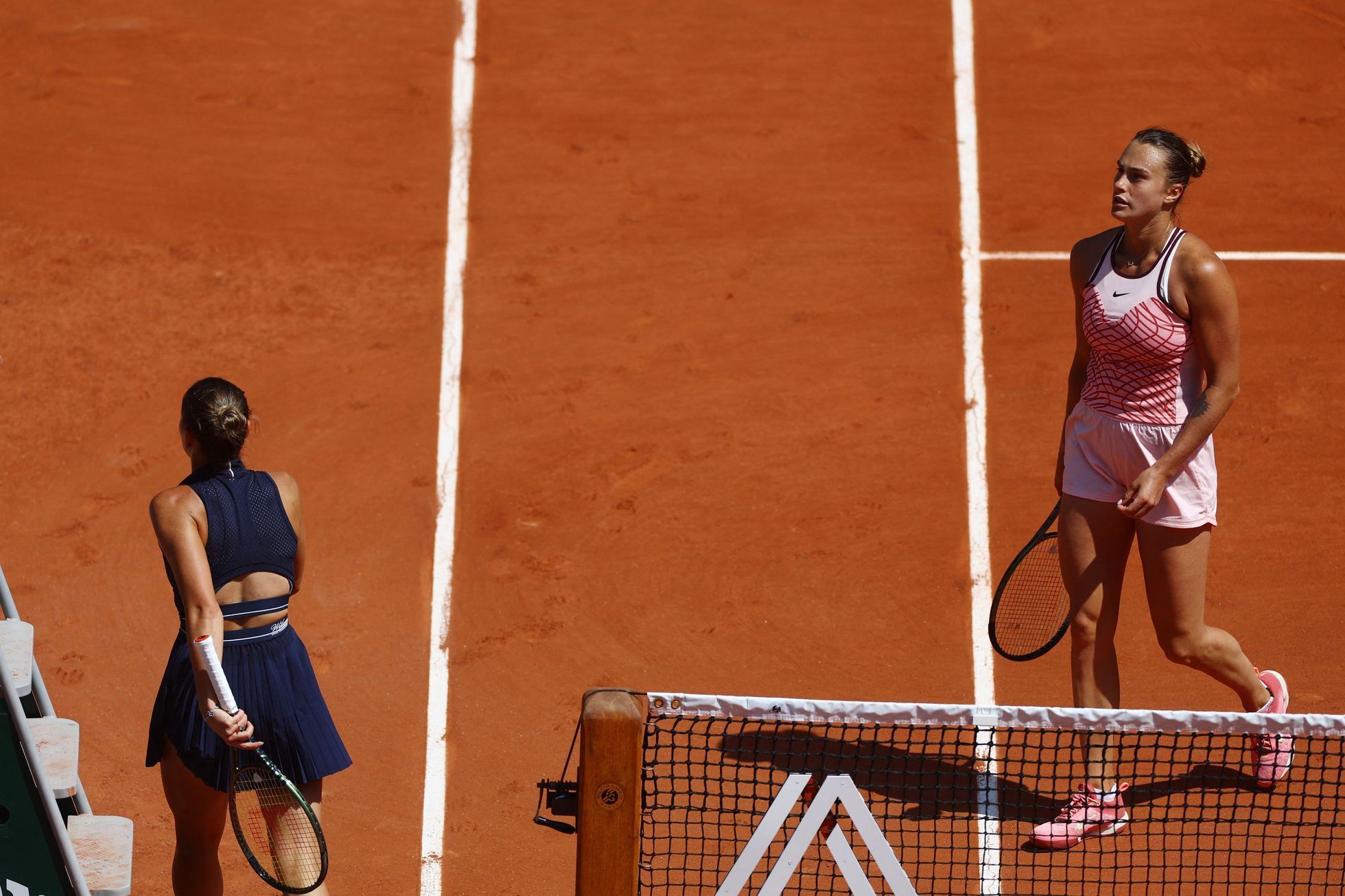 Marta Kosťuková nepodala Aryně Sabalenkové po zápase na Roland Garros ruku