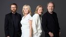 Björn Ulvaeus, Agnetha Fältskogová, Anni-Frid Lyngstadová a Benny Andersson ze skupiny ABBA v roce 2021, kdy vydali comebackové album Voyage.