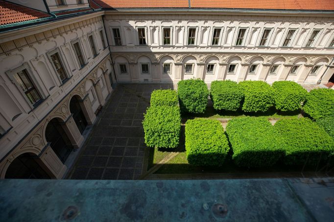 Černínský palác, sídlo Ministerstva zahraničních věcí.