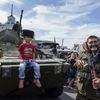 Ukrajina - přehlídka v Luhansku- separatisté