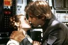 Han a Leia skutečně spolu? Fisherová tvrdí, že měla během natáčení Hvězdných válek aféru s Fordem