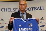 Přehled trenérských změn můžeme začít třeba u José Mourinha, který opustil po třech sezonách Real Madrid a vrátil se do Chelsea, kterou vedl mezi lety 2004-07.