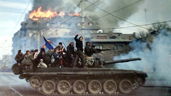 Ceaušescu se bránil silou. Stalinistický systém v Rumunsku utnula krvavá revoluce; Zdroj foto: Reuters