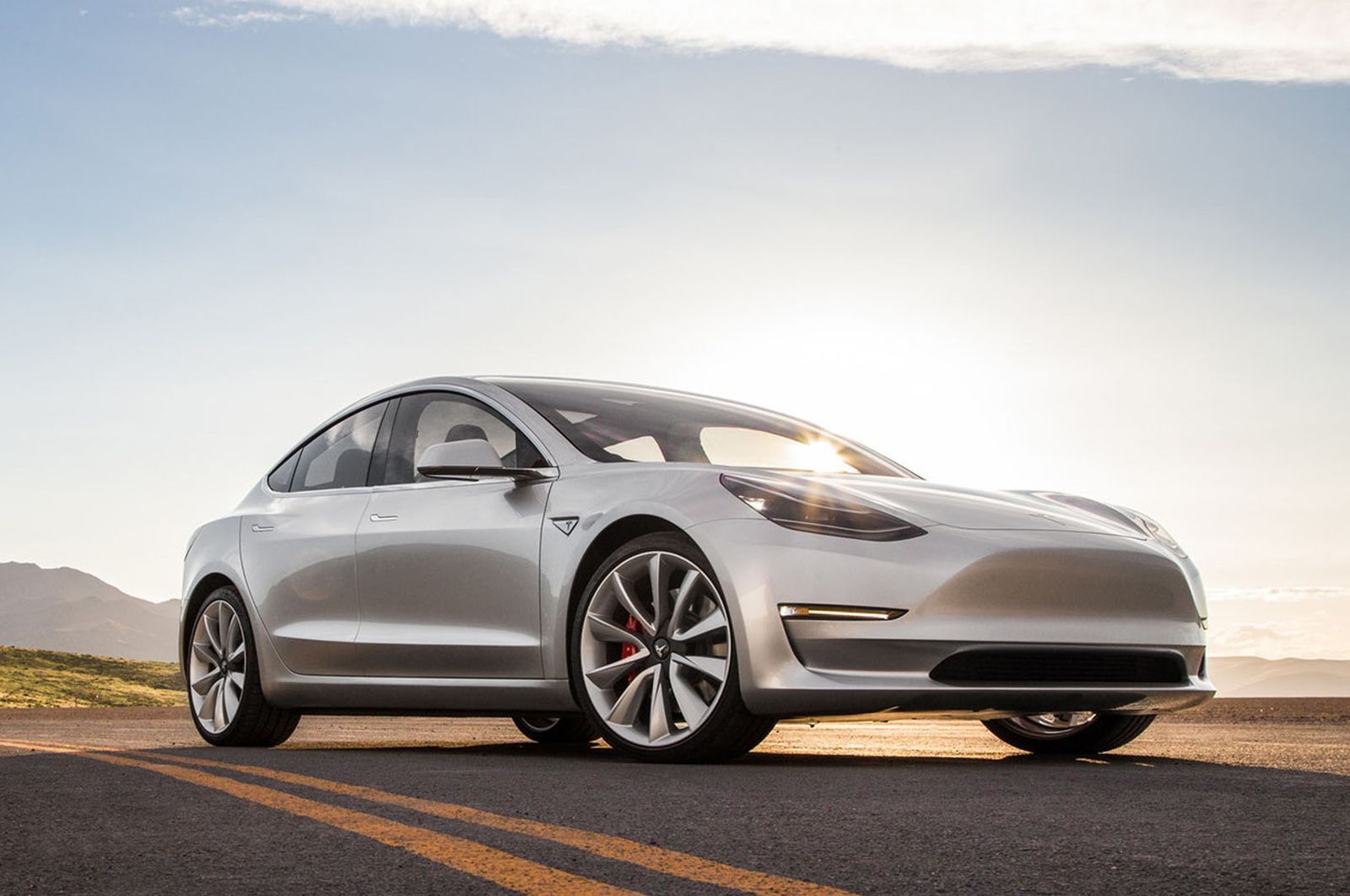 Tesla Model 3 červenec 2017