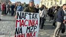 Demonstrace proti Petru Macinkovi jako možnému ministru životního prostředí na Hradčanském náměstí.