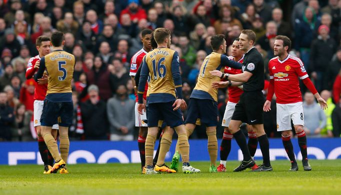 PL, Manchester United - Arsenal: Memphis Depay  - Aaron Ramsey