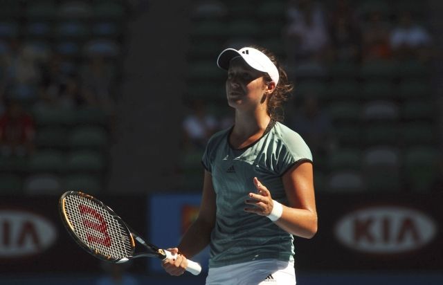 AO: Laura Robsonová