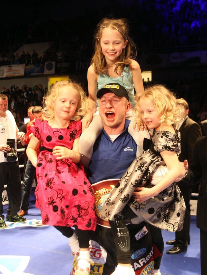 Boxer Lukáš Konečný s rodinou