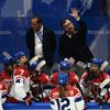 Hokejový trenér Tomáš Pacina v zápase se Švédskem na olympiádě v Pekingu 2022