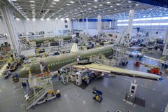 České aerolinie mění smlouvu s Airbusem: Nakoupí moderní A220 a tři dálkové stroje