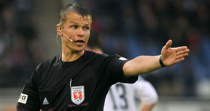 Fotbal, Gambrinus liga, Hradec Králové - Plzeň: rozhodčí Jaroslav Bílek