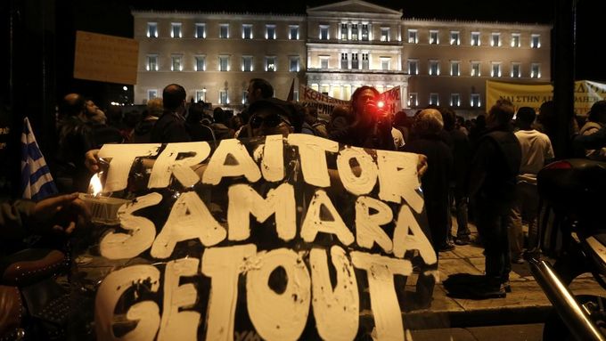 Tradičním místem protivládních demonstrací je ústřední aténské náměstí Syntagma