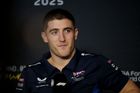 Další rošáda v F1. Alpine vymění na pět závodů nováčka Doohana za Argentince