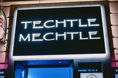Dívka, která šířila nákazu v klubu Techtle Mechtle, je terčem nenávistných reakcí