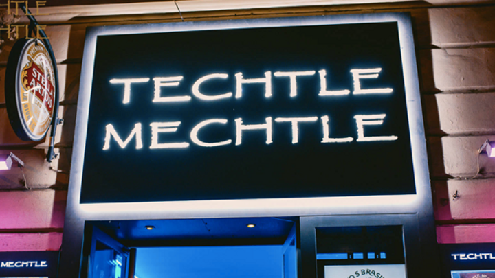 Dívka, která šířila nákazu v klubu Techtle Mechtle, je terčem nenávistných reakcí