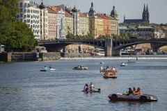 Na řadě míst Česka padly teplotní rekordy, přes 30 stupňů hlásilo 80 procent stanic