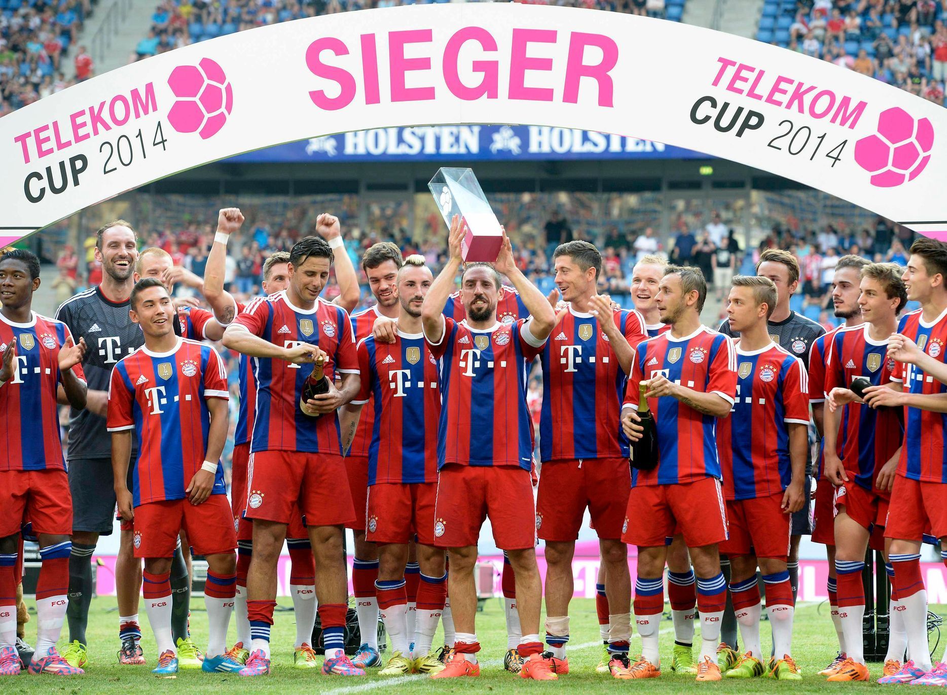 Bayern Mnichov slaví vítězství v German Telekom Cupu
