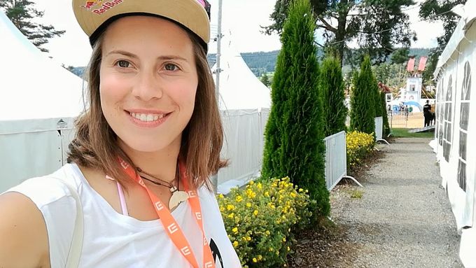 Česká snowboardistka Eva Samková má na omluvenky (nejen) tenistů z olympiády v Rio de Janeiru jasný názor. Poslechnout si ho můžete na videu.