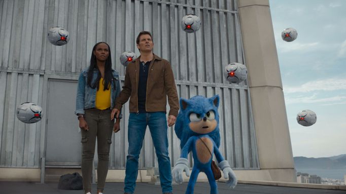 Tika Sumpter a James Marsden ve filmu Ježek Sonic (2020).