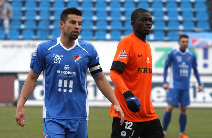 Fotbal, Gambrinus liga, Baník Ostrava - Liberec: Milan Baroš - Isaac Sackey